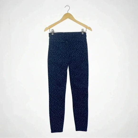 Spanx Denim Jean-ish Ankle Leggings Blue Leopard Print Size Small 4/6 - Picture 6 of 8